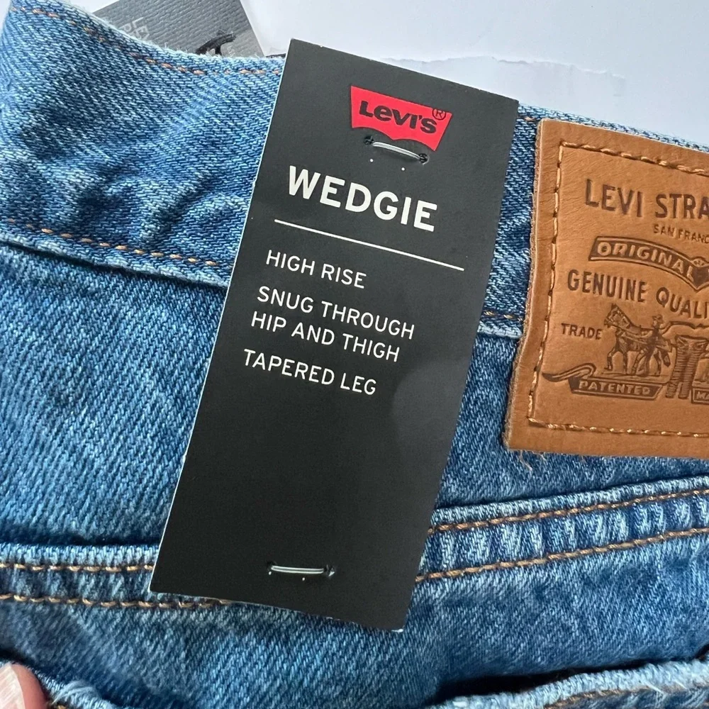 NWT Levi’s Wedgie High Rise - Picture 3 of 8